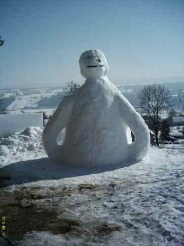 Qu'il est beau ce bonhomme de neige ! n'est-ce pas ?